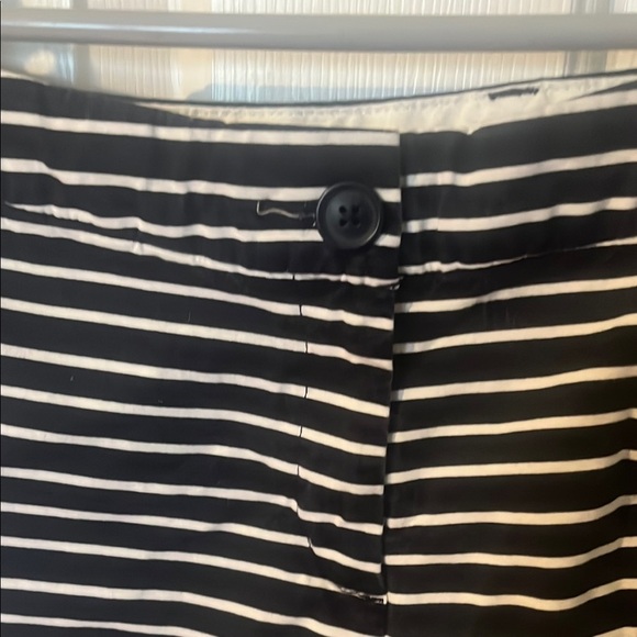 crown & Ivy Women's Navy and White Striped Shorts size 10 - Picture 4 of 7
